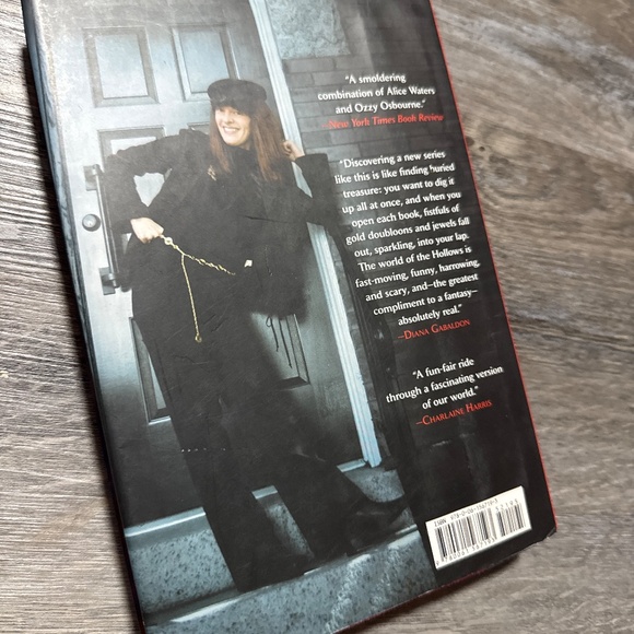 Dead Witch Walking by Kim Harrison - Picture 2 of 2